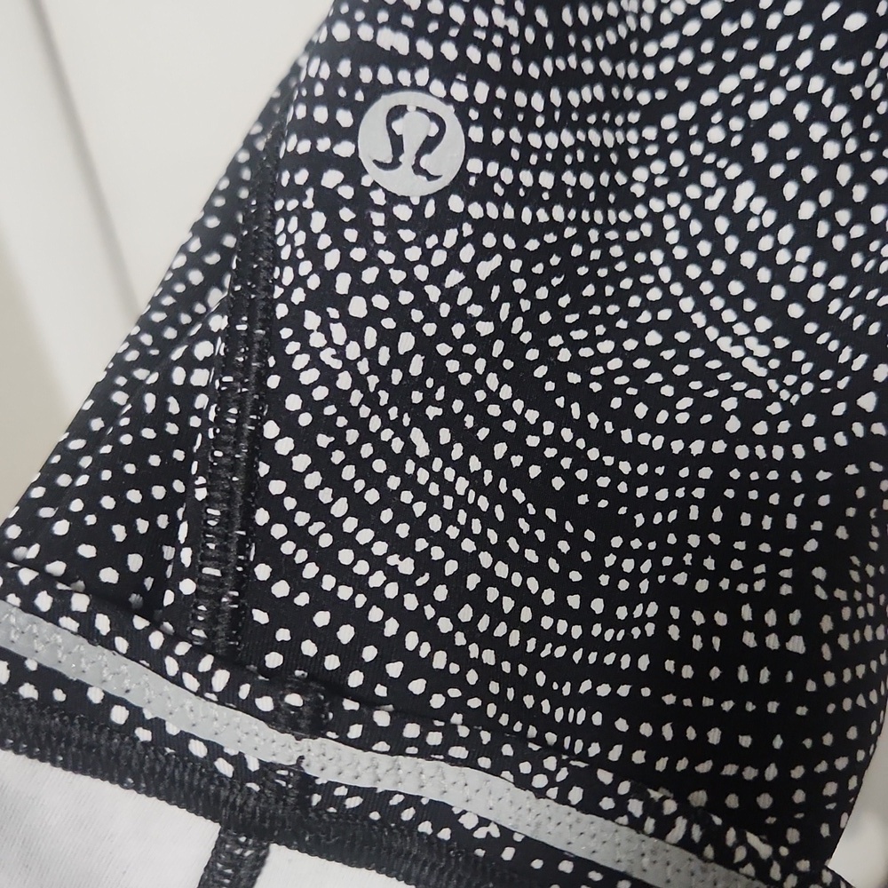 Lululemon Free Spirit Alpine White Black Leggins - Picture 11 of 11